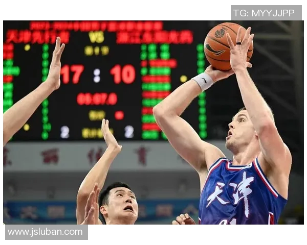 赛后分析:杭州篮球队与武汉篮球队的比赛节奏与战术对比探讨 赛后分析:杭州篮球队与武汉篮球队的比赛节奏与战术对比探讨