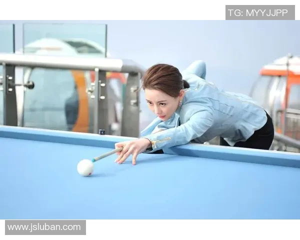 足球明星倒立洗头事件背后的趣事与明星生活揭秘 足球明星倒立洗头事件背后的趣事与明星生活揭秘